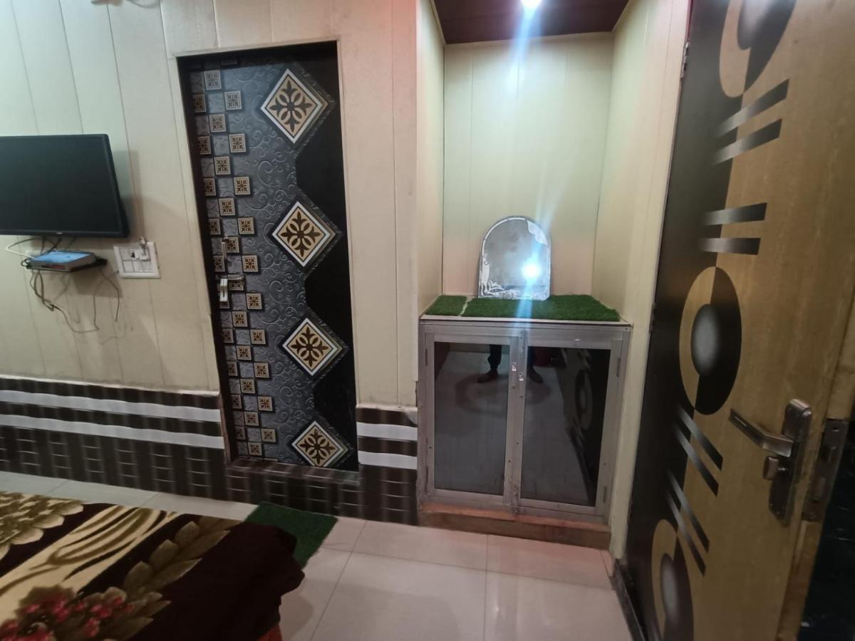 Hotel Yamnotri Dham Vrindāvan Exterior foto